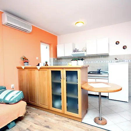 With Parking Space - Gonar, Rab - 5016 Apartmán *